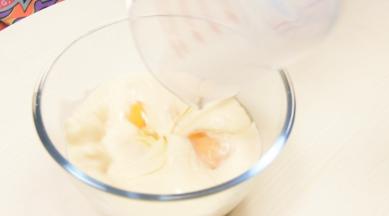 2.鸡蛋和豆浆搅匀