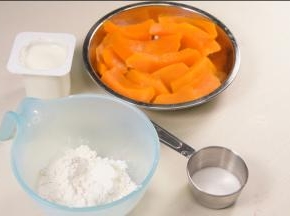 2.准备食材，取熟南瓜150克