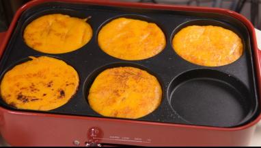 10.然后转最小火、盖好锅盖，闷一分钟出锅