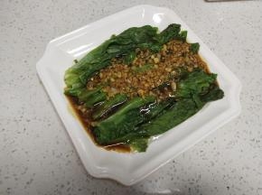 浇在生菜上就可以出锅啦~