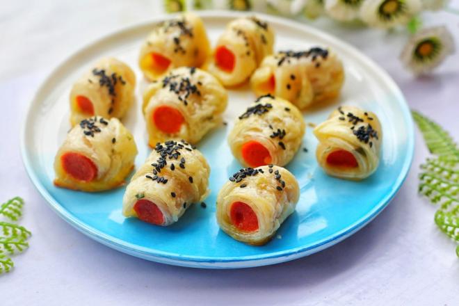 酥得掉渣的香肠酥皮卷