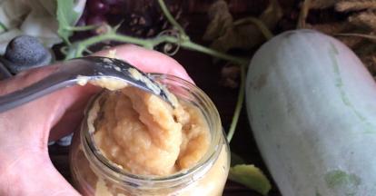 装入可密封的容器中，排出热气，密封后放入冰箱冷藏保存