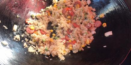 淋入生抽，翻炒均匀即可