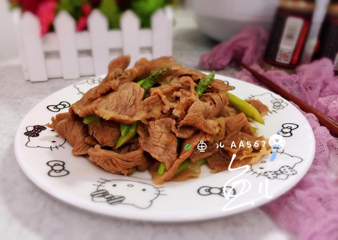 芦笋炒牛肉