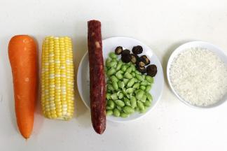 准备好需要的食材。