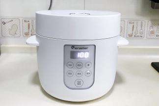 盖好盖子，按煲汤键，时长设置1小时。