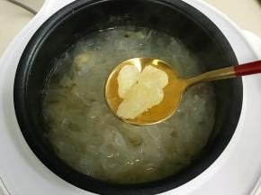 最后5分钟加入冰糖。