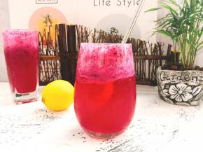 颜值杠杠的火龙果气泡水就做好了，是不是超级简单呢。