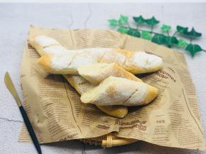 烤好的法棍除了外貌丑点，其他没毛病。