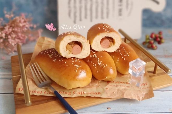 肉松肠仔包