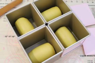 放入水立方吐司模内。