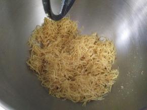 放入厨师机搅打几分。