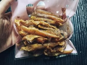 分装小袋带回公司，运动完后就可以享用了，因为不是太干身要在2-3天食用完哦，如果喜欢保存时间长点的，温度时间稍调高、长一点。