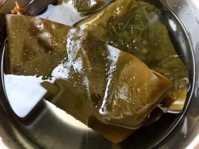 干海带用清水泡发后刷洗干净