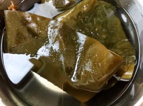 干海带用清水泡发后刷洗干净