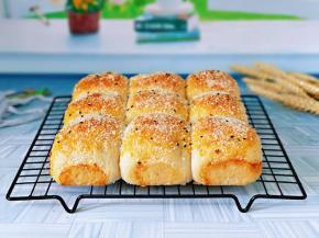 满屋飘着椰香及奶香。