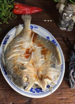 淋入刚调好的料汁