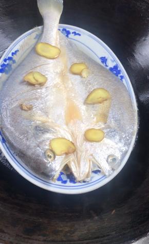 放入开水锅中，大火蒸5分钟