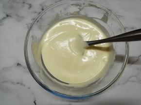 拌好的蛋糕糊非常细腻有光泽