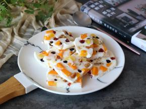 炒酸奶不是特别甜，不像冰淇淋和雪糕那样越吃越口渴