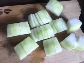 切成大块，划上花刀