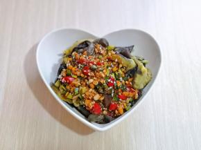 再淋上调味汁，拌均匀即可。