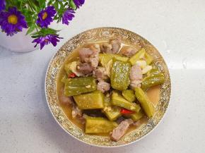 夏天吃点苦瓜好舒服哟