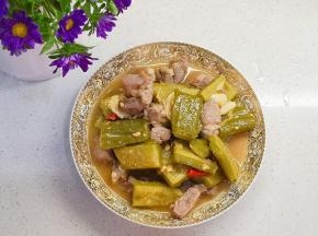 夏天吃点苦瓜好舒服哟