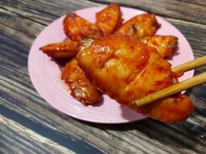 因为每家的烤箱温度不太一样，我建议有时间的宝宝最好盯着一点自己家的烤箱，如果没时间的宝宝，可以在最后几分钟常看一眼烤箱，确保不要烤糊，不然就前功尽弃啦~