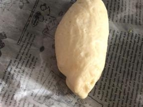 放入铺好油纸的烤盘上