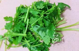 香菜切段