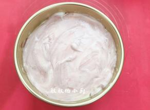 最后把剩下的面糊都倒进模具中