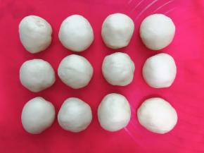 滚圆后盖保鲜膜松弛20分钟