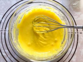 搅拌至无颗粒顺滑状态