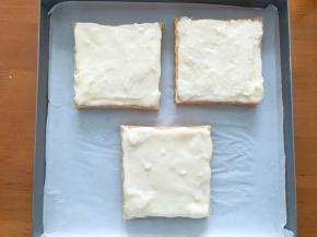 铺一层在吐司上面