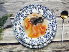 煲好后不用放任何调料已经超级清甜，汤是奶白色的