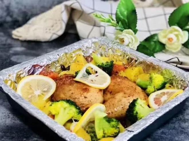 土耳其风味杂蔬烤鸡腿，荤素搭配，做法简单