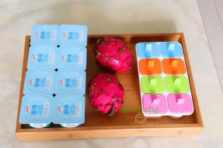 食材：原味酸牛奶、红肉火龙果。工具：雪糕模具。