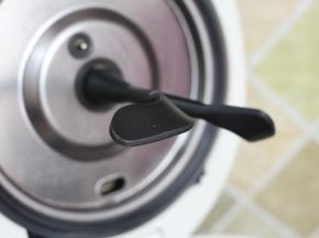 炒菜机记得要装上搅拌桨。