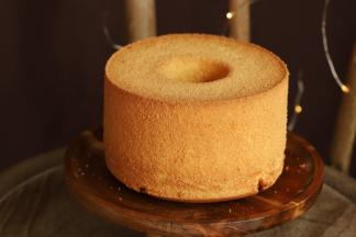 放凉后手工或借助脱模刀脱模。