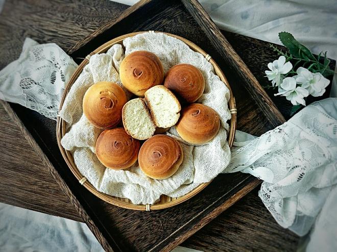 烤出来的口感，蛋香小馒头