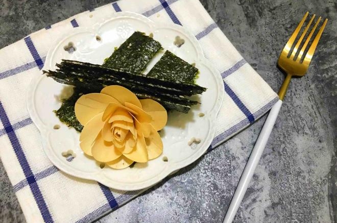 海苔芝麻夹心脆