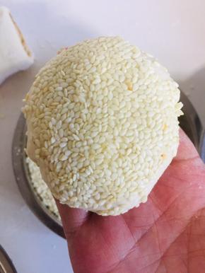 按压紧实，放在一边儿备用。