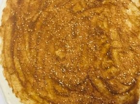 再均匀的撒上一层椒盐！（椒盐的具体做法我也有发帖，喜欢的朋友可以去看看哦！）