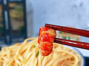 一个虾尾，满足～