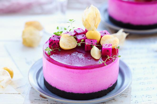 火龙果慕斯蛋糕
