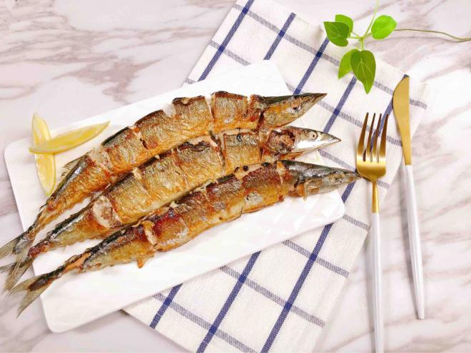 无油柠香秋刀鱼