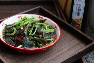 苦菊皮蛋成品图