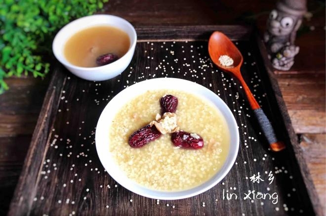 红枣桂圆干藜麦粥