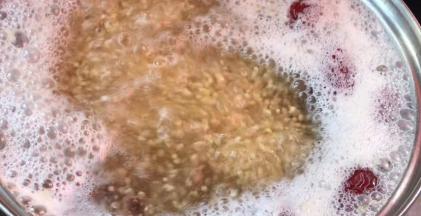 转小火熬煮20分钟